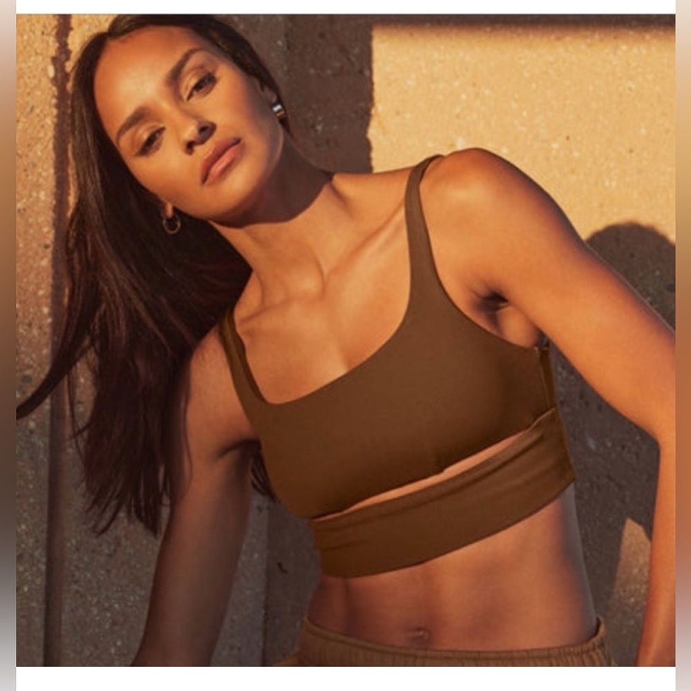 Alo Yoga Set - Airlift Leggings and Slit Bra in Cinnamon Brown